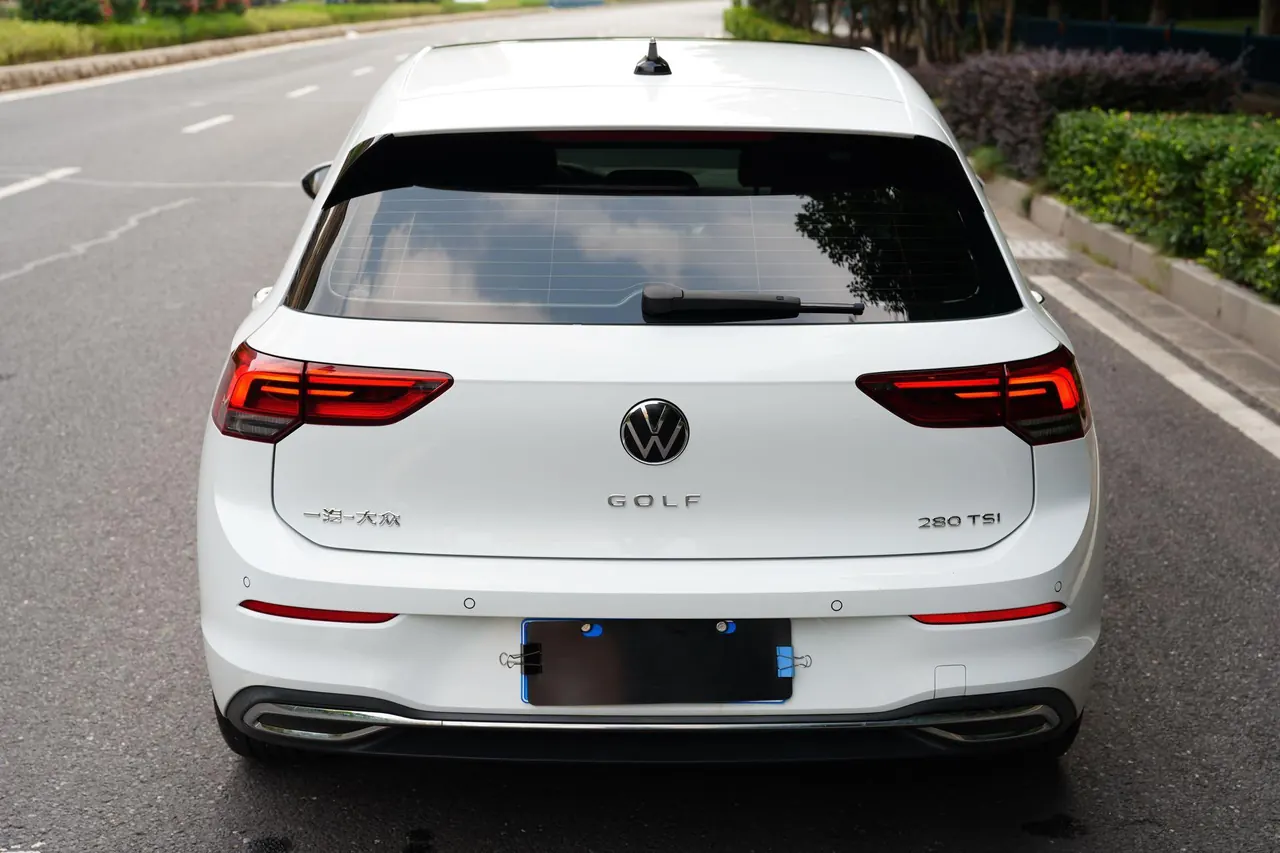 Volkswagen 2023 Golf 8 PRO 1.4TSI 280TSI Automatic 5