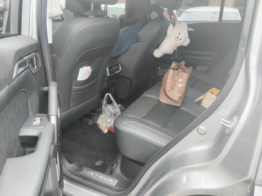 Jetour 2023 Traveler 2.0T Four-wheel Drive Conquers Automatic Gear 5