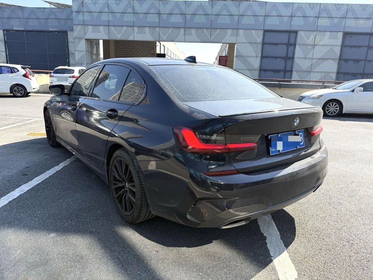 BMW 3 Series 2022 325Li 2.0T M Sports Obsidian Night Kit (Changed) Automatic Gear 3