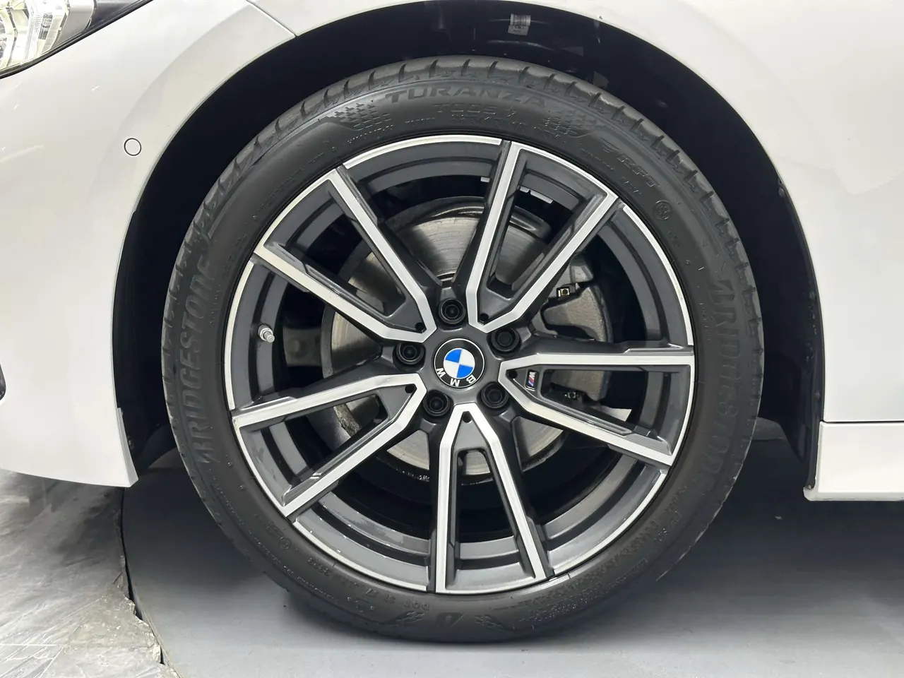 BMW 3 Series 2024 325Li 2.0T M Sports Suit Automatic Gear 9