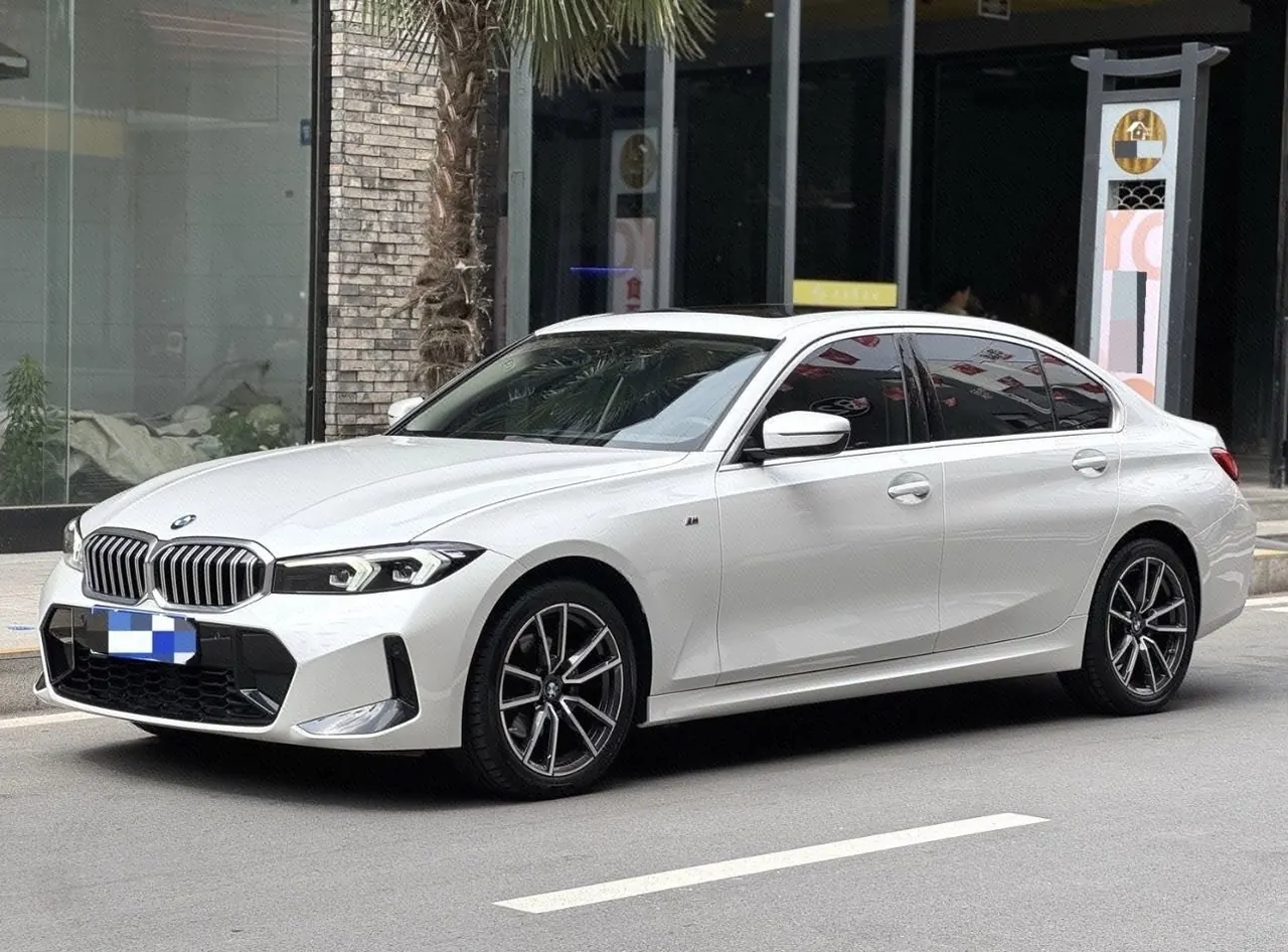 Открыть галерею: BMW 3 Series 2023 320Li 2.0T M Sports Suit Automatic Gear
