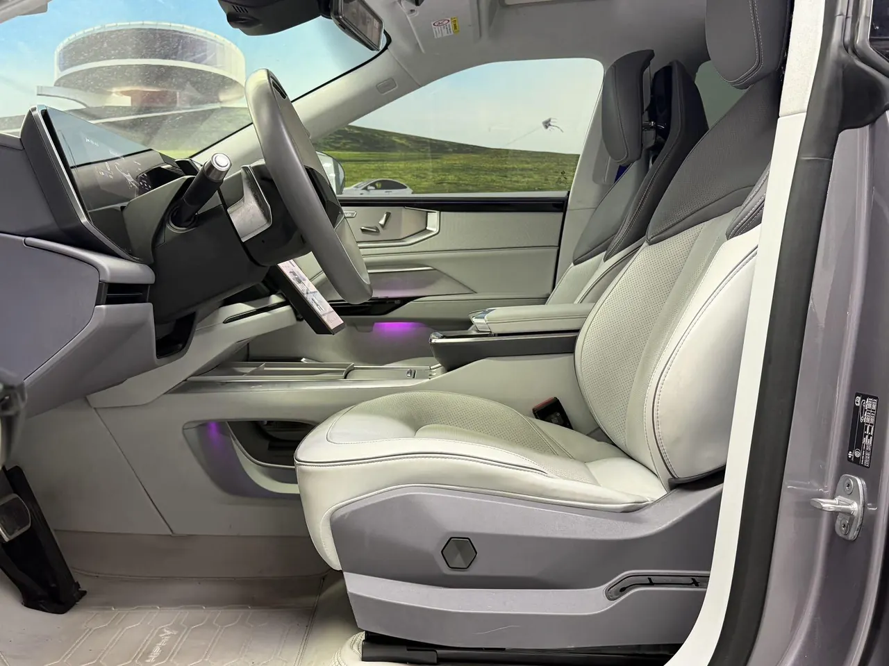 HiPhi 2023 HiPhi Y 560km Elite Automatic Gear 4