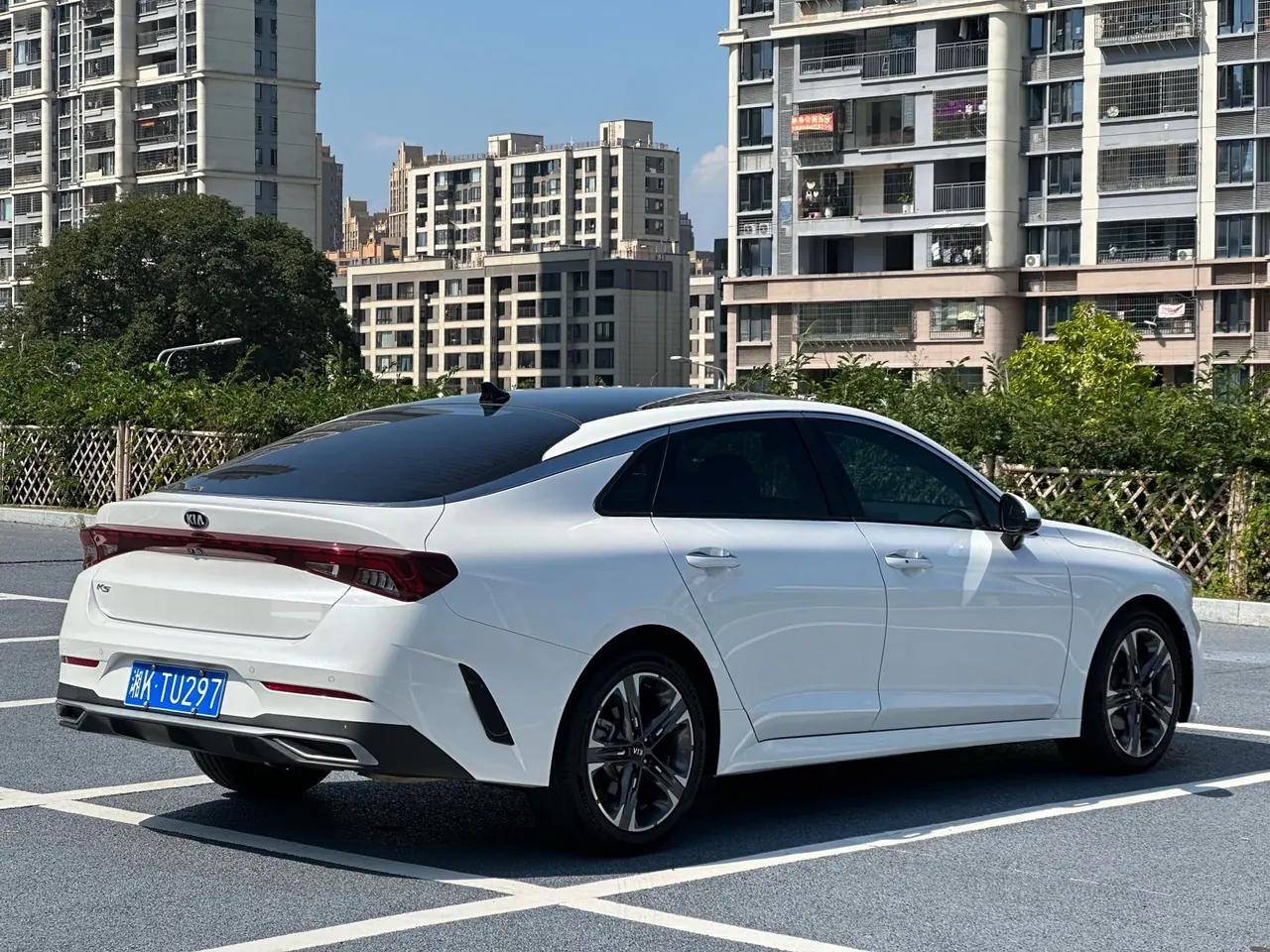 Kia 2020 K5 Keku 1.5T 270T CVVD Deluxe Edition Automatic Gear 3