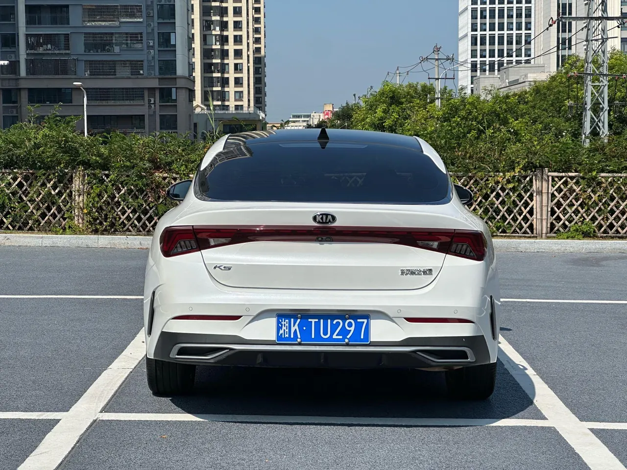 Kia 2020 K5 Keku 1.5T 270T CVVD Deluxe Edition Automatic Gear 4