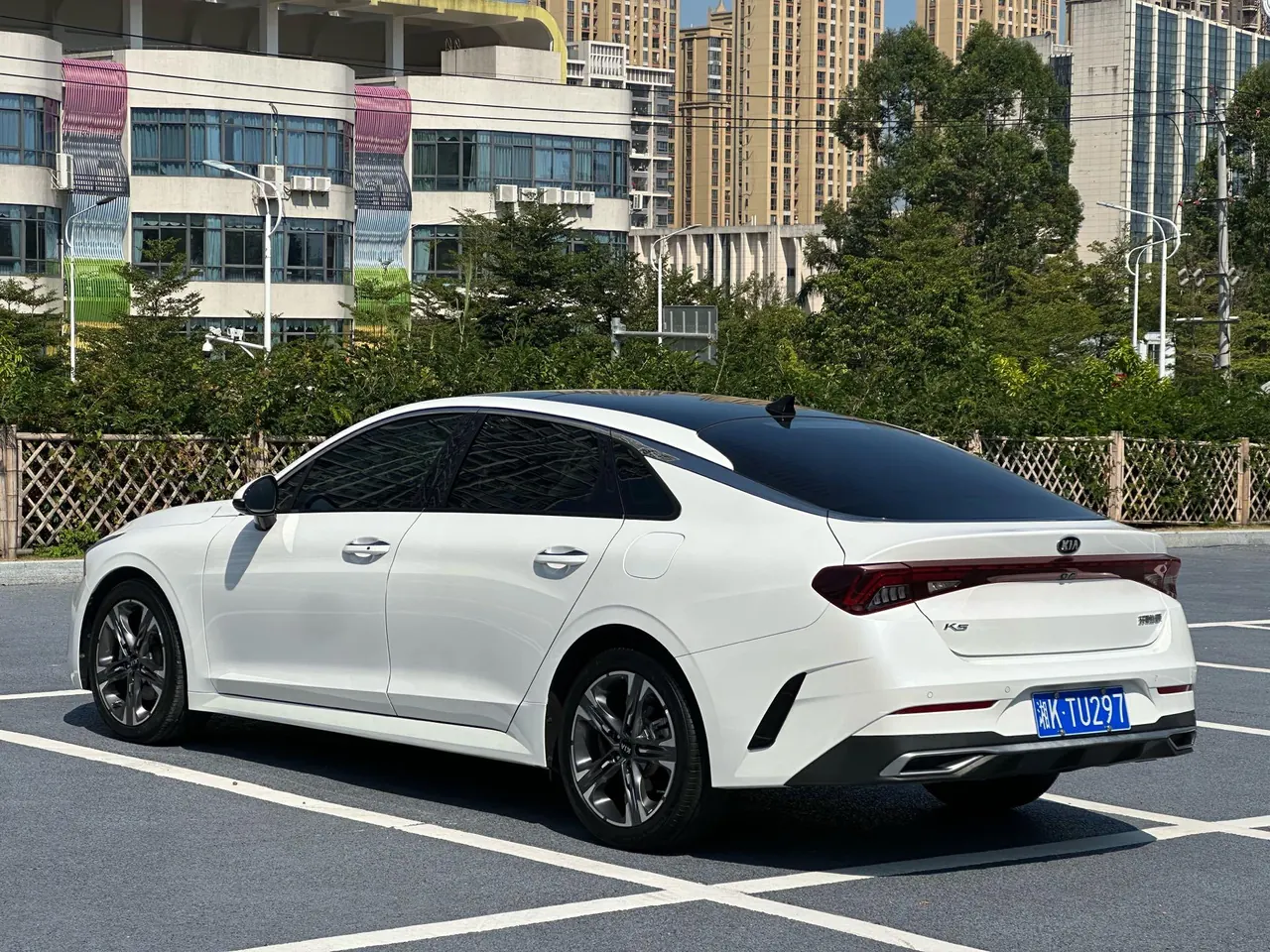 Kia 2020 K5 Keku 1.5T 270T CVVD Deluxe Edition Automatic Gear 5