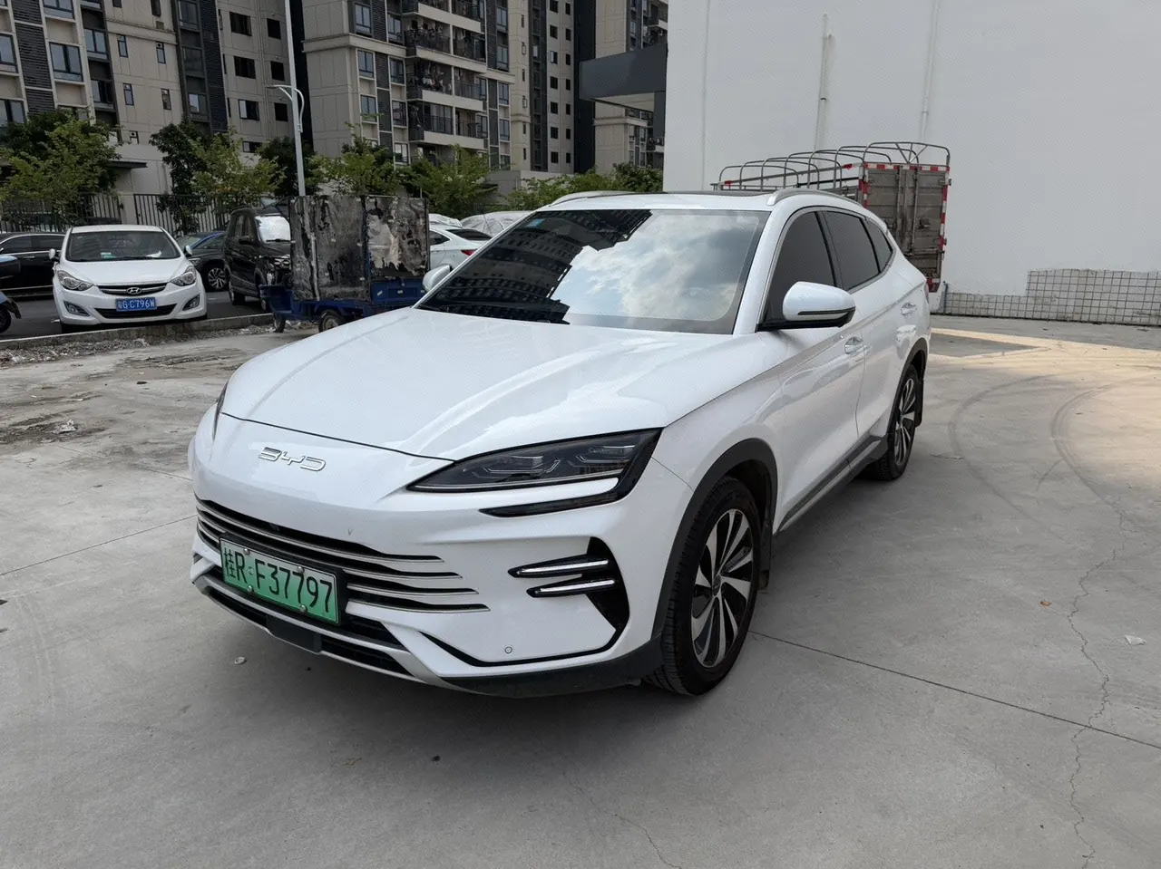 BYD 2023 Song PLUS DM-i 1.5 Stepless Champion Edition 110KM Flagship Automatic Gear - View 1