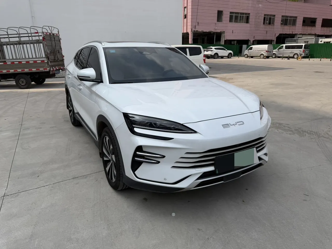 BYD 2023 Song PLUS DM-i 1.5 Stepless Champion Edition 110KM Flagship Automatic Gear 2