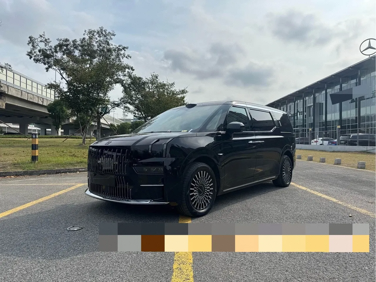 Zeekr 2024 Zeekr 009 six-seat executive version four-wheel drive 108kWh automatic gear - View 1