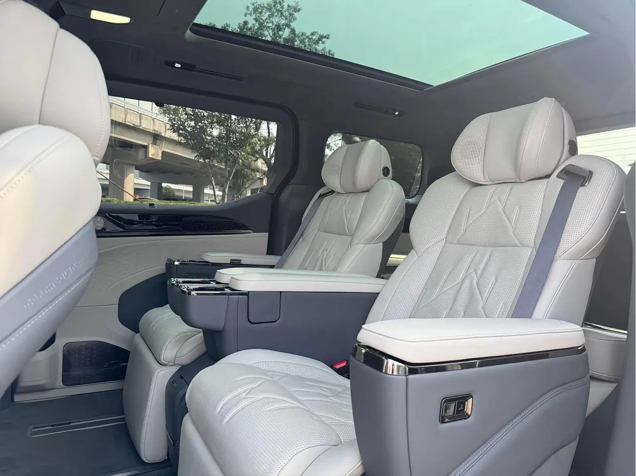 Zeekr 2024 Zeekr 009 six-seat executive version four-wheel drive 108kWh automatic gear 5