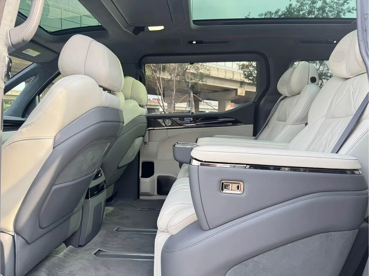Zeekr 2024 Zeekr 009 six-seat executive version four-wheel drive 108kWh automatic gear 6