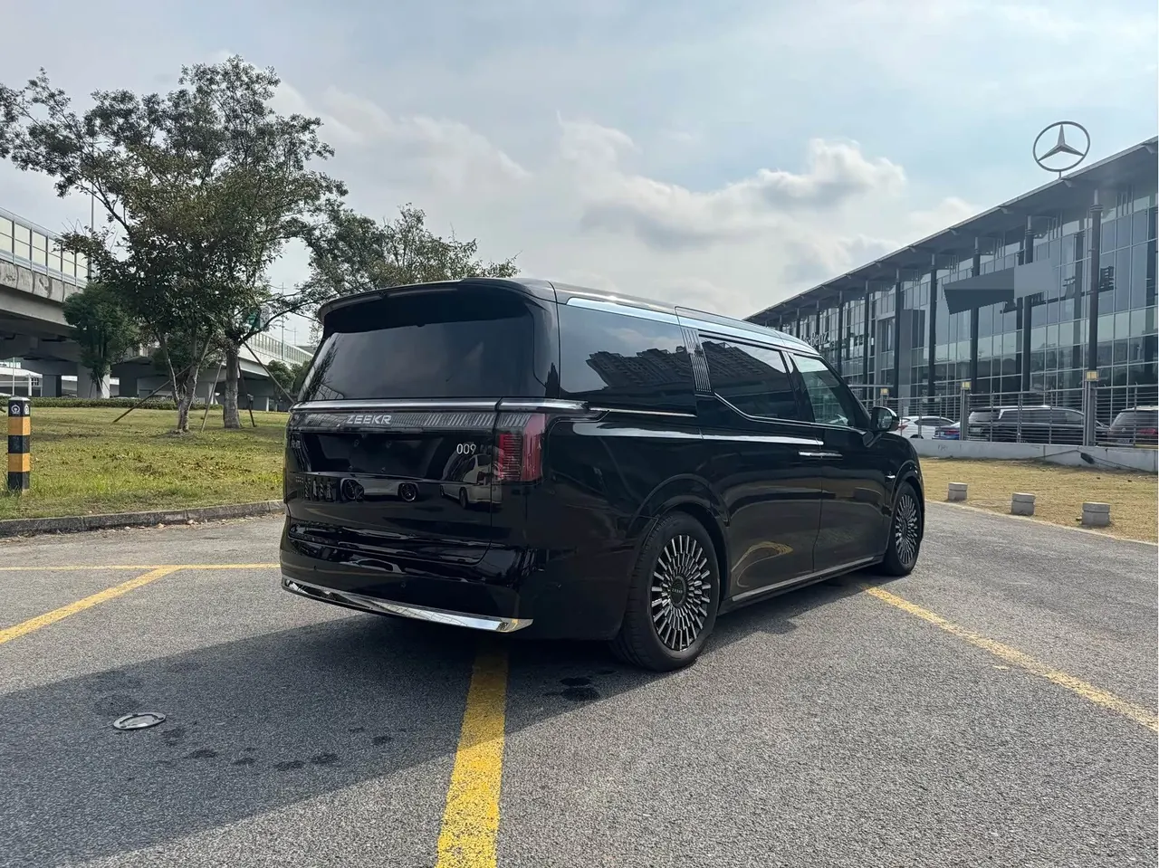 Zeekr 2024 Zeekr 009 six-seat executive version four-wheel drive 108kWh automatic gear 9
