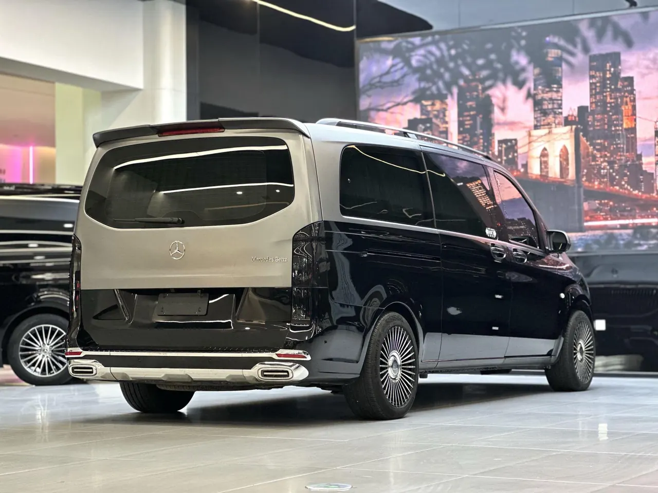 Mercedes Benz 2021 Vito 2.0T Elite Edition 7-seat Automatic Gear 12