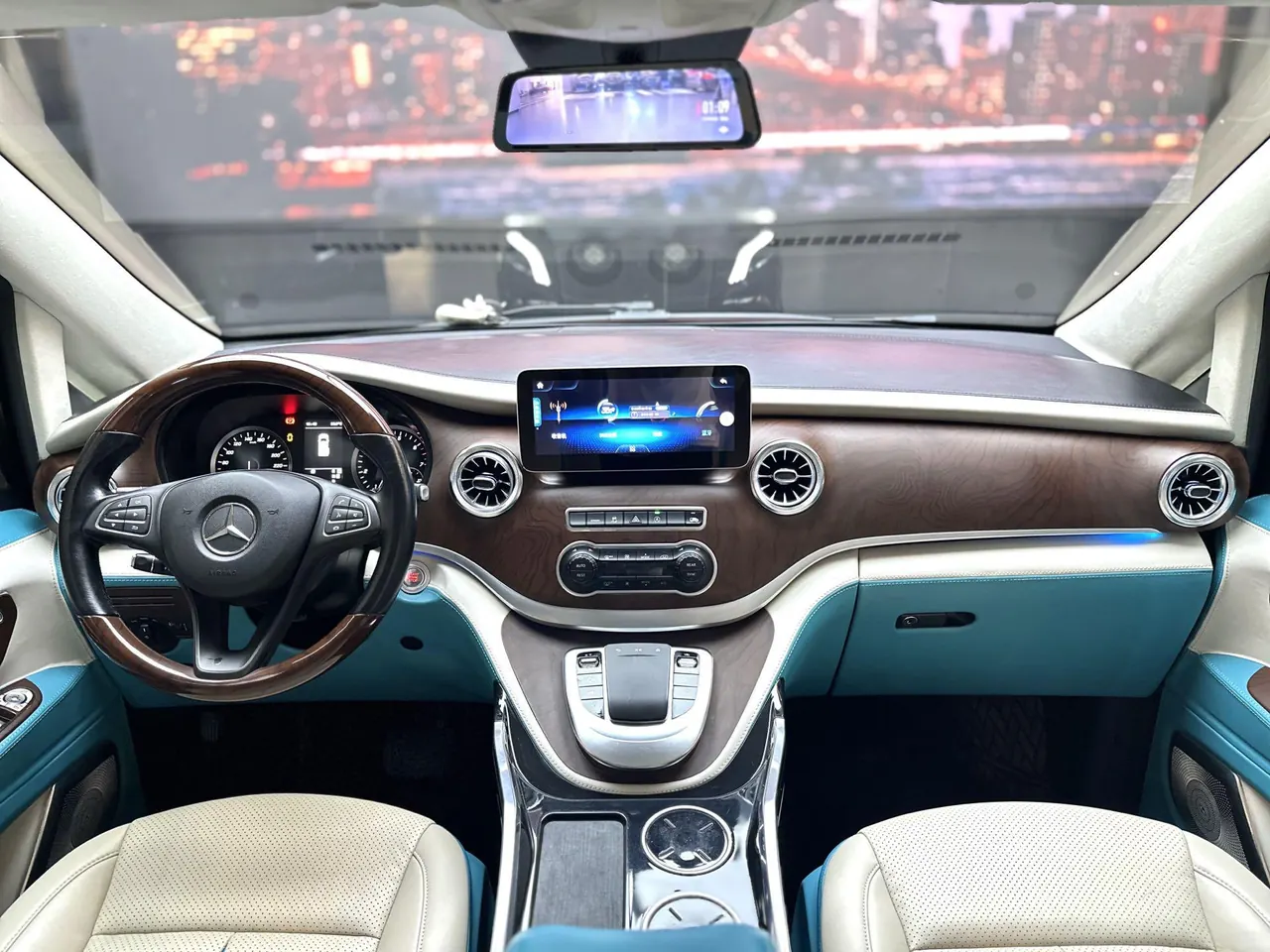 Mercedes Benz 2021 Vito 2.0T Elite Edition 7-seat Automatic Gear 6