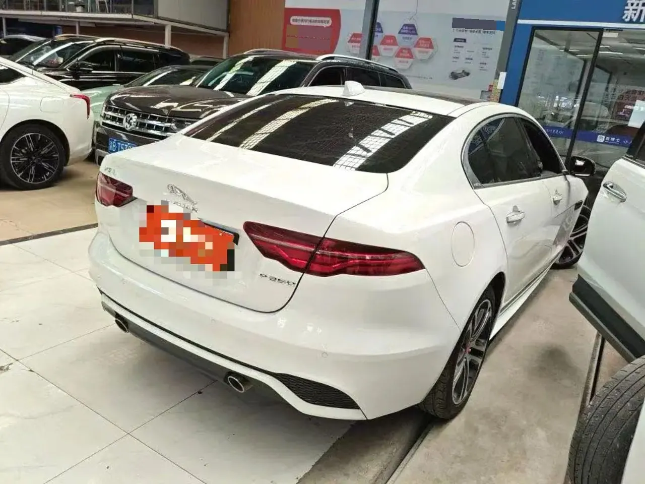 Jaguar 2022 XEL 2.0T 250PS R-DYNAMIC S Enterprising Sports Edition Automatic Gear 5