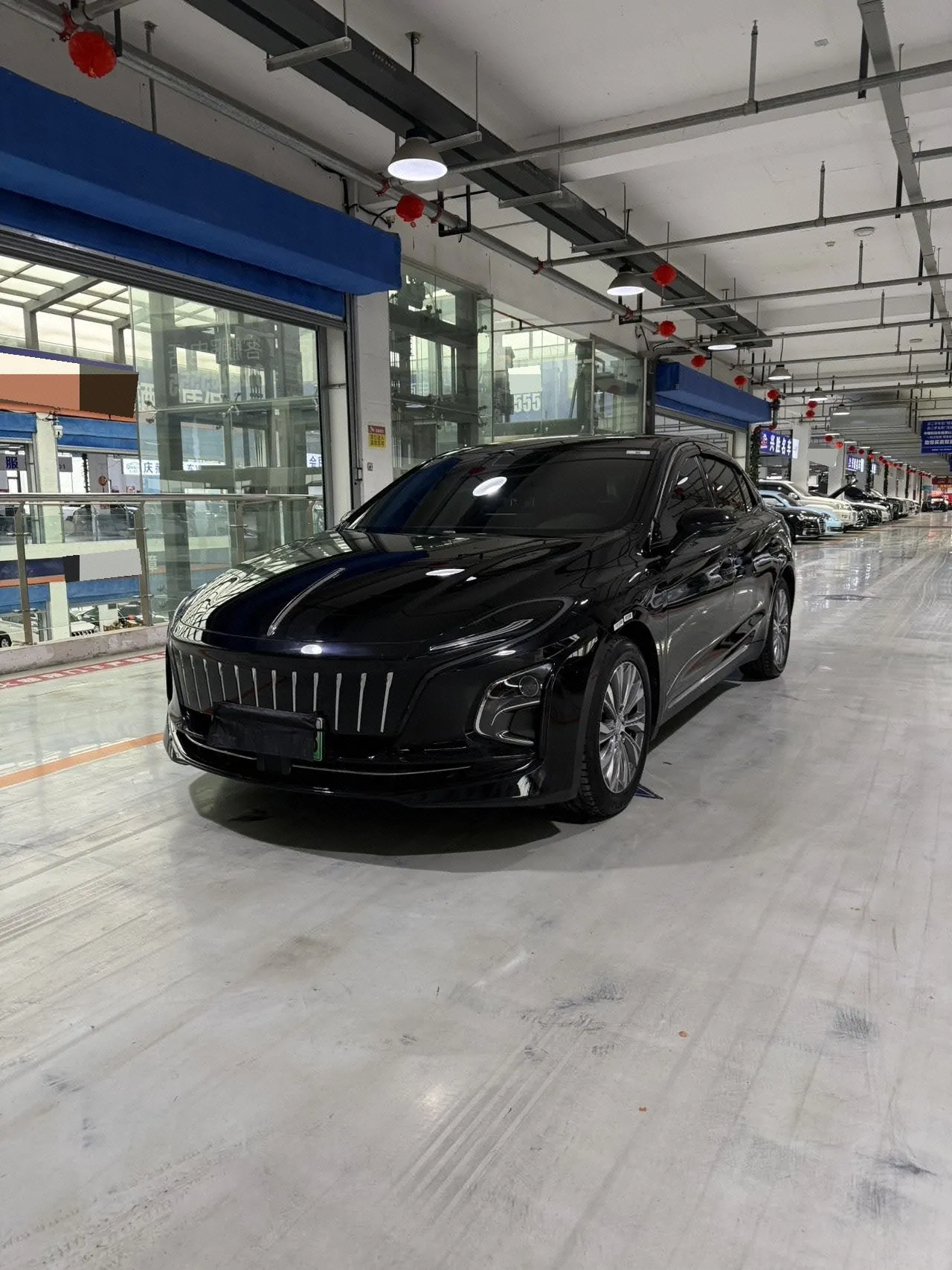 HongQi 2024 E-QM 5 450km Travel Edition Automatic Gear - View 1