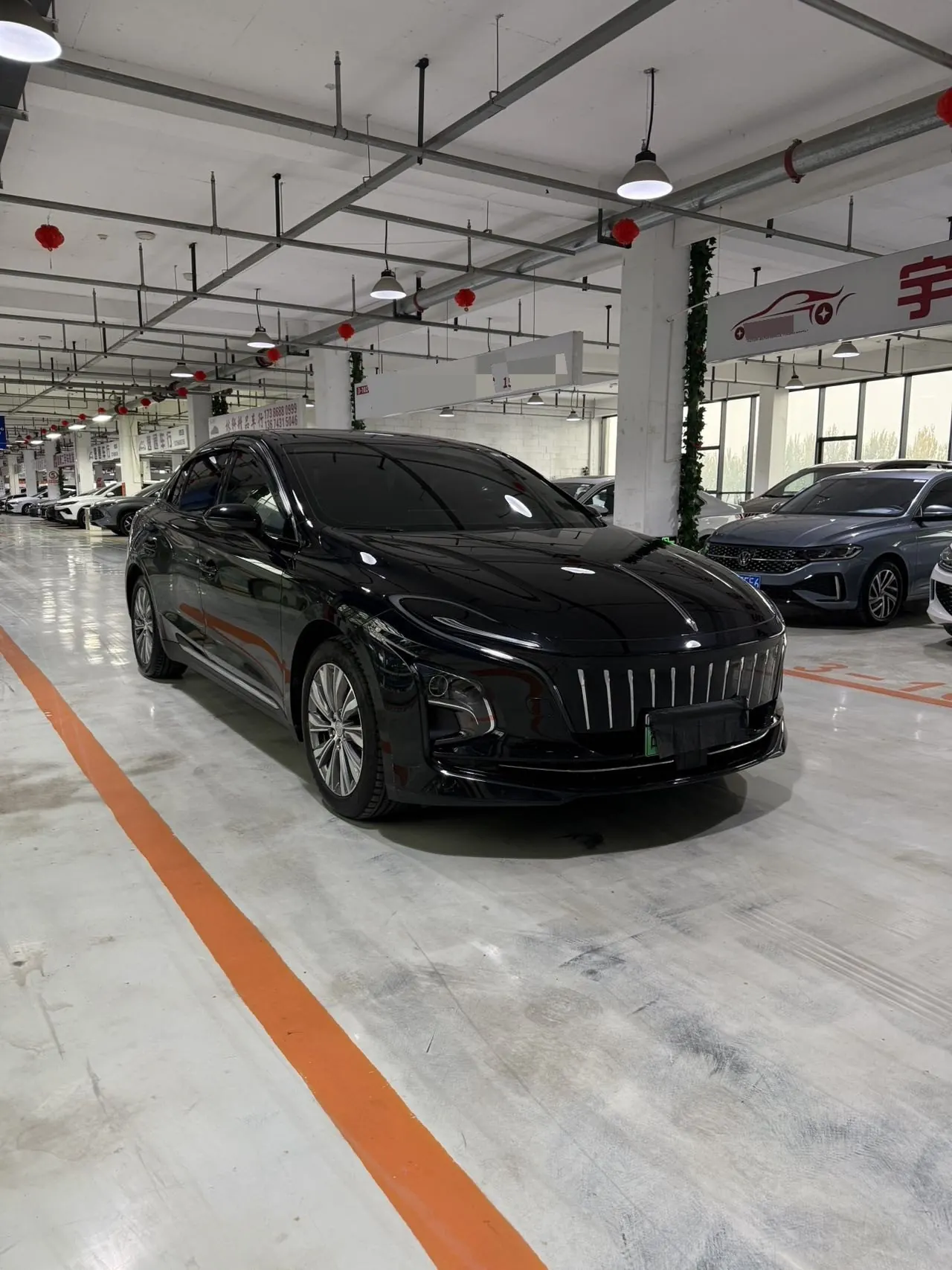 HongQi 2024 E-QM 5 450km Travel Edition Automatic Gear 3