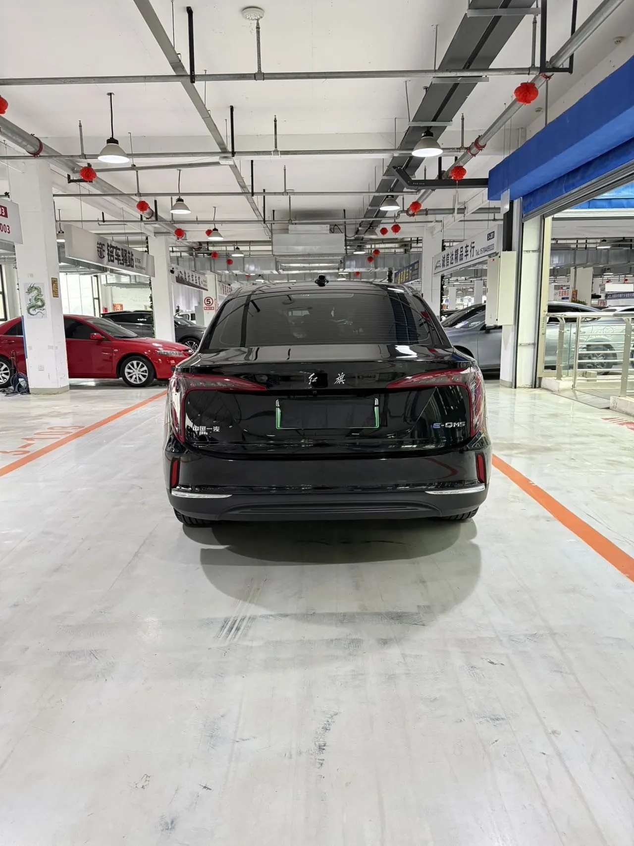 HongQi 2024 E-QM 5 450km Travel Edition Automatic Gear 4