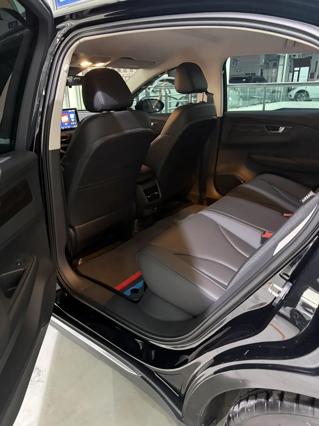 HongQi 2024 E-QM 5 450km Travel Edition Automatic Gear 9
