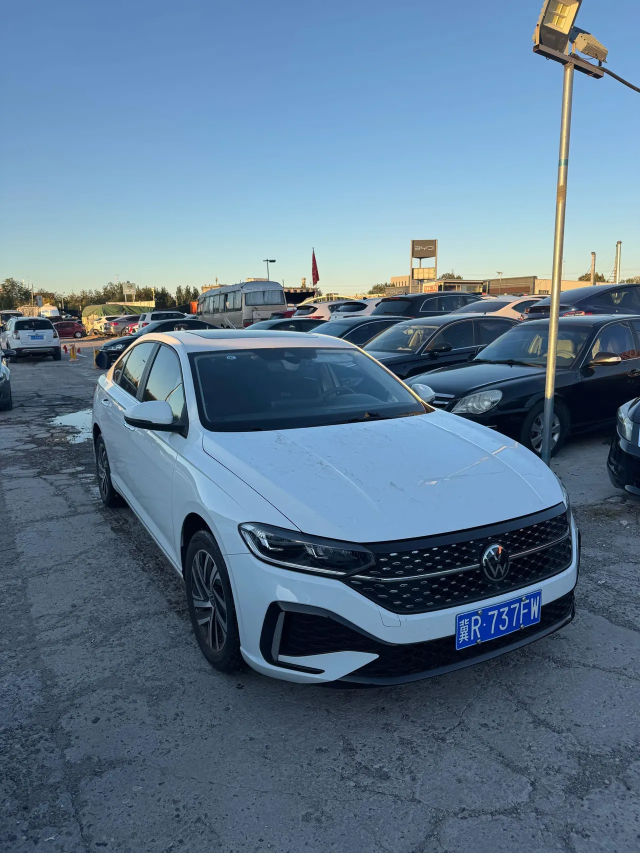 Volkswagen 2024 LaVida 1.5 Star 5 Million Edition Automatic Gear 3