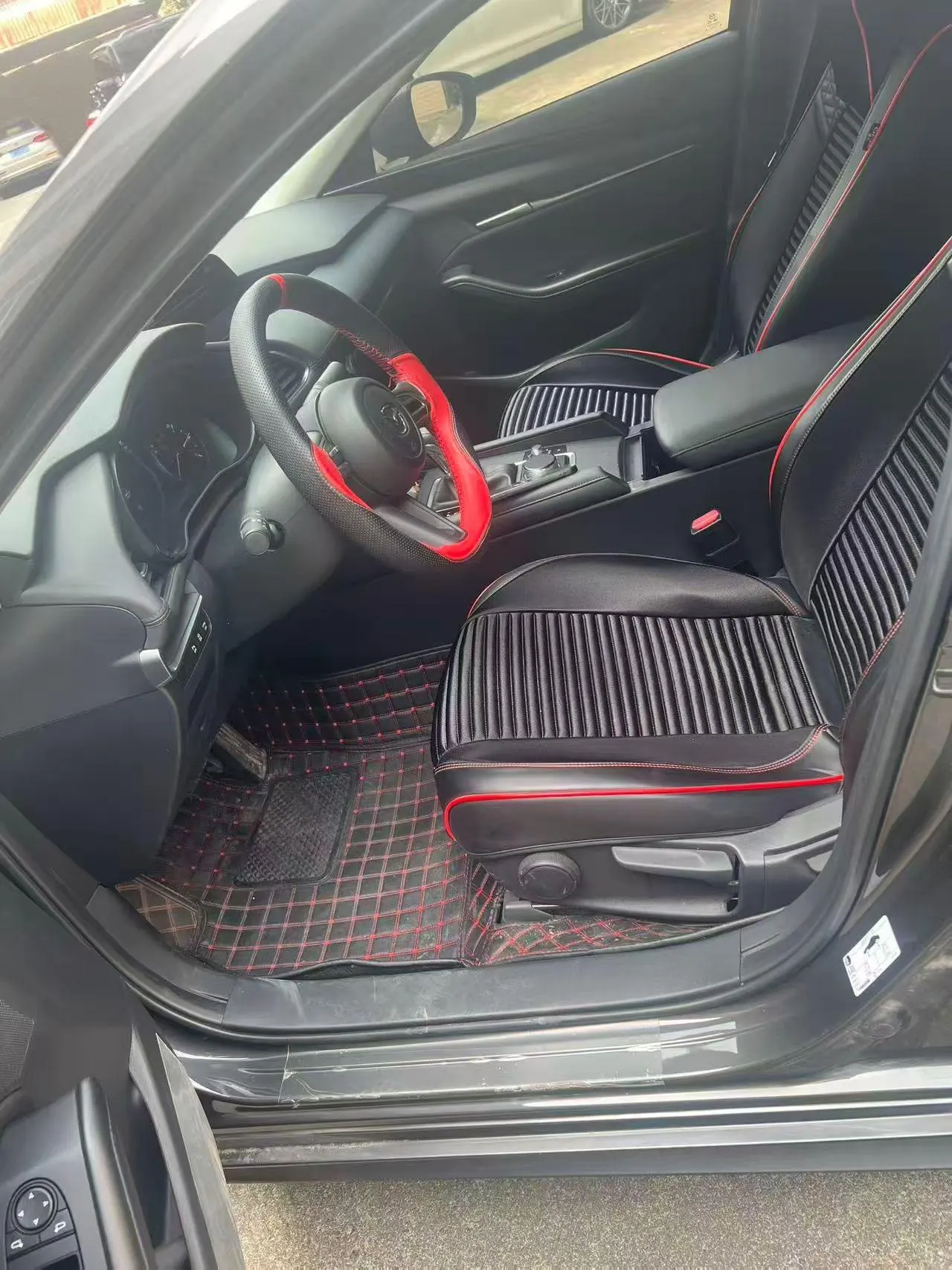 Mazda 3 Angkesaila 2022 Mazda 3 Angkesaila-sedan 2.0 quality automatic transmission 4