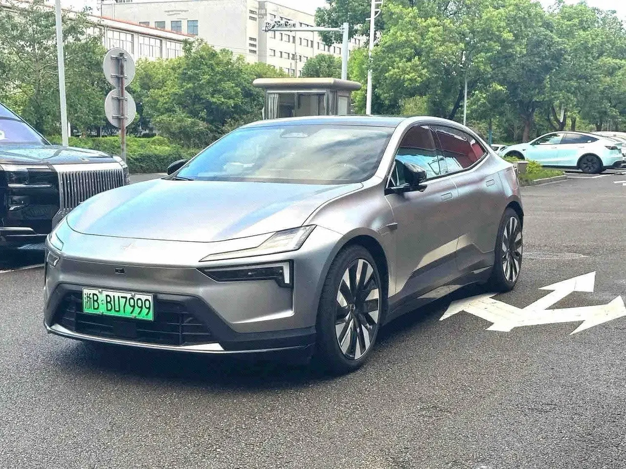 Polestar 2024 Polestar 4 (Polestar 4) Dual Motor Long Endurance PLUS Automatic Gear - View 1