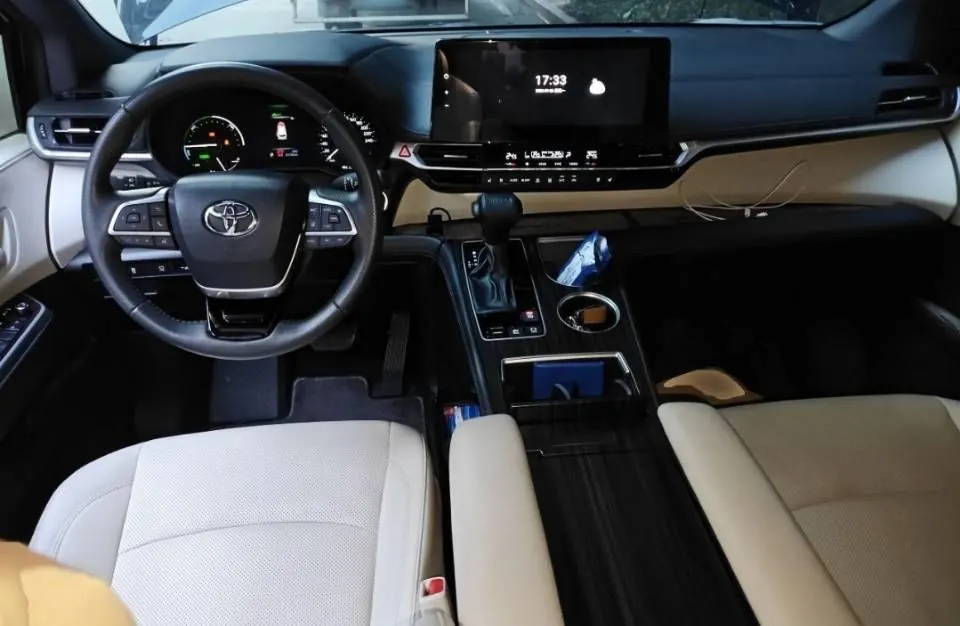 Toyota 2024 Sai 2.5 Stepless Premium Edition Automatic Gear 4