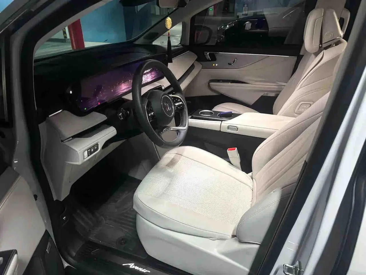 Buick 2024 GL8 Lu Zun PHEV 1.5T Exclusive Edition 7-seat Automatic Gear 2