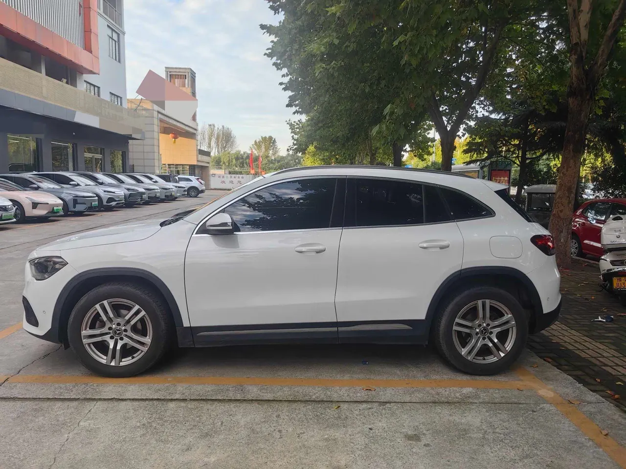 Mercedes Benz 2022 GLA 180 1.3T automatic gear 2