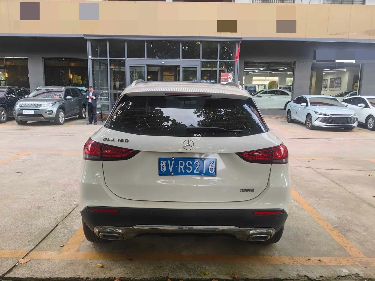 Mercedes Benz 2022 GLA 180 1.3T automatic gear 3