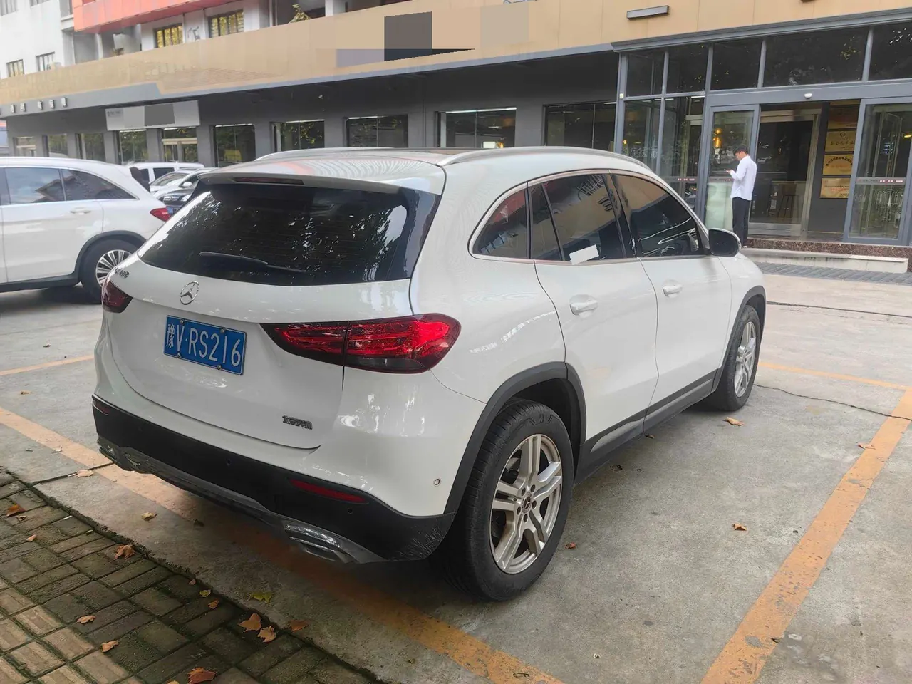 Mercedes Benz 2022 GLA 180 1.3T automatic gear 4
