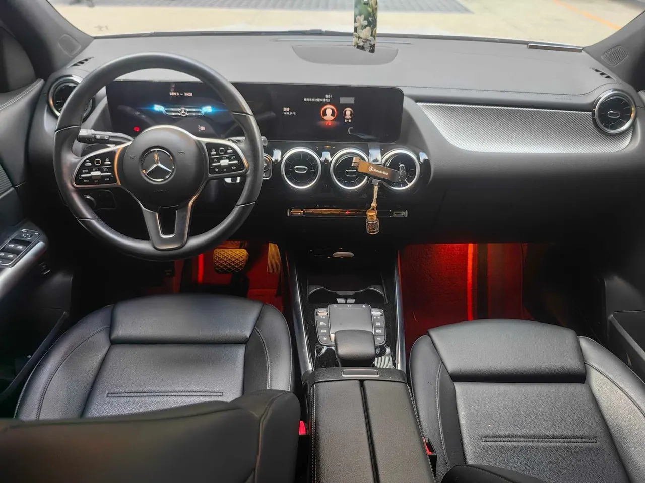 Mercedes Benz 2022 GLA 180 1.3T automatic gear 7