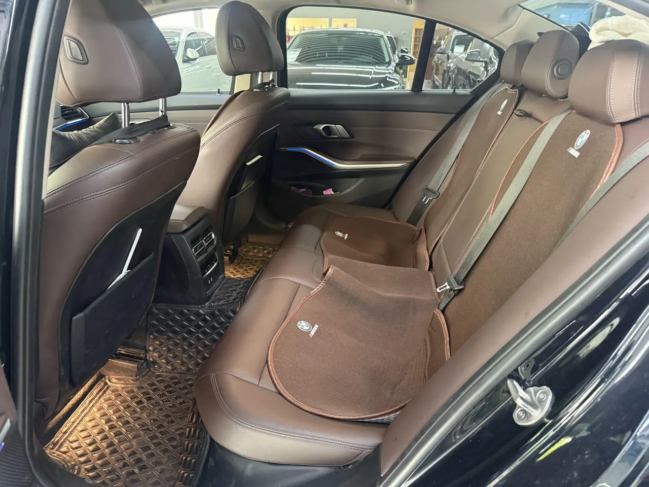 BMW 3 Series 2022 325i 2.0T M Sports Suit (Modified) Automatic Gear 4