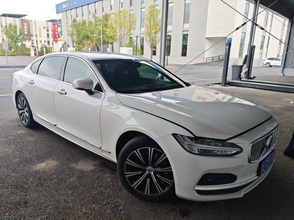 Volvo 2021 S90 48V 2.0T B5 Zhiyuan Deluxe Edition Automatic Gear 2