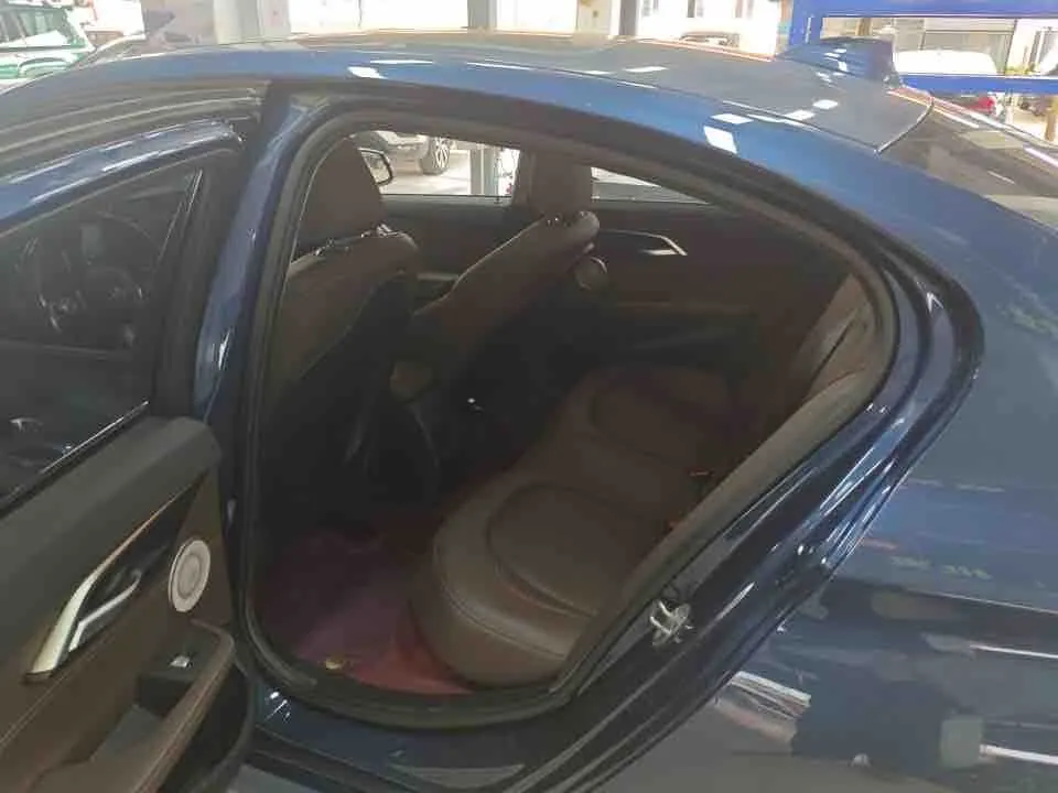 BMW 1 Series 2022 120i 1.5T M Sports Obsidian Night Edition Automatic Gear 2