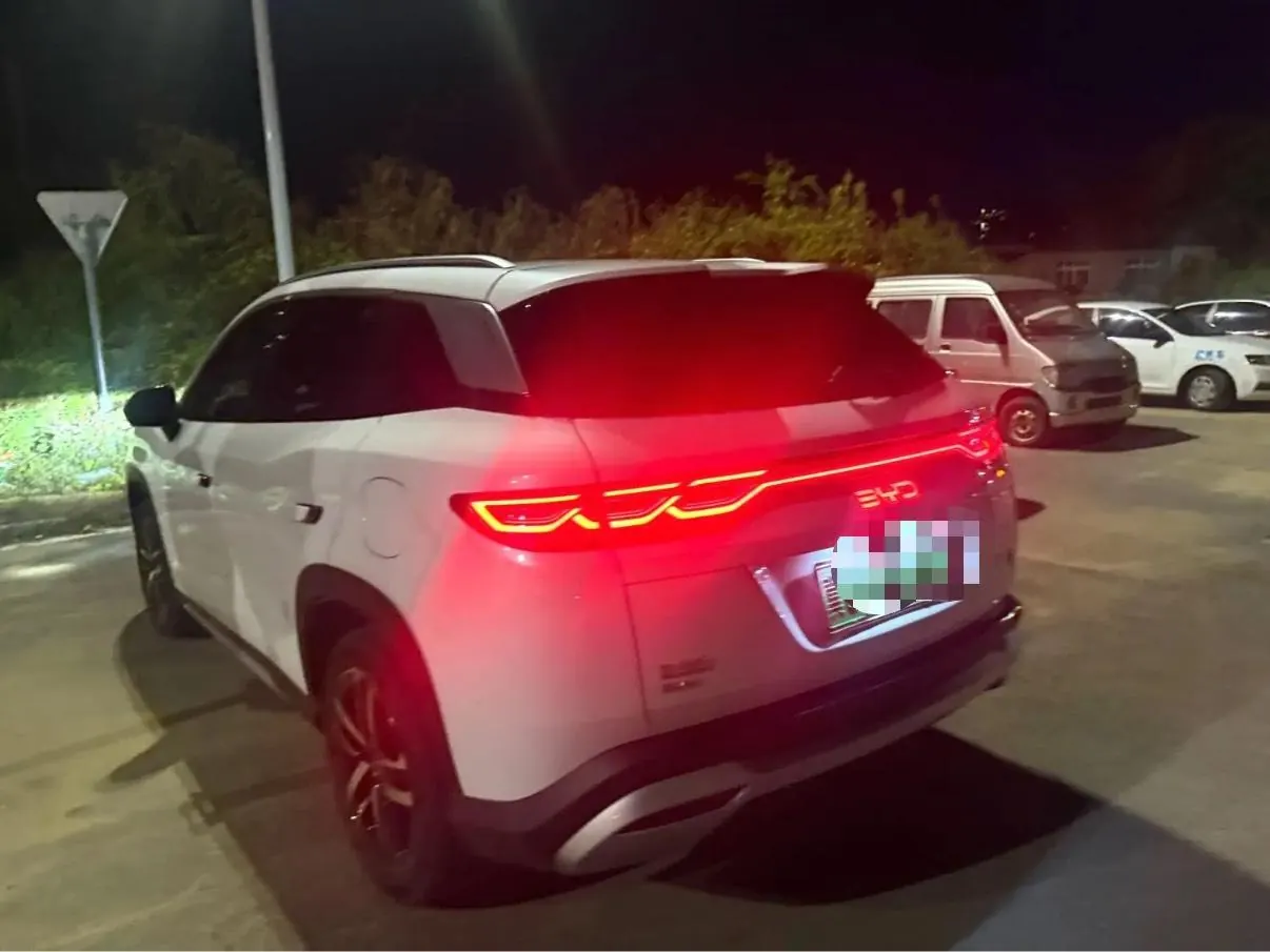 BYD 2024 Song L DM-i 1.5 Stepless 112km Exceed Automatic Transmission 6
