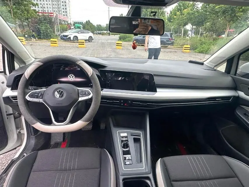 Volkswagen 2021 Golf 8 PRO 1.4TSI 280TSI Automatic 3