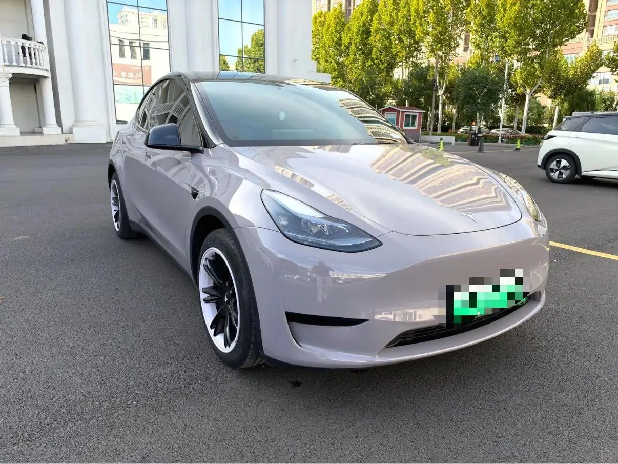 Tesla 2024 Model Y rear-wheel drive version automatic transmission 2