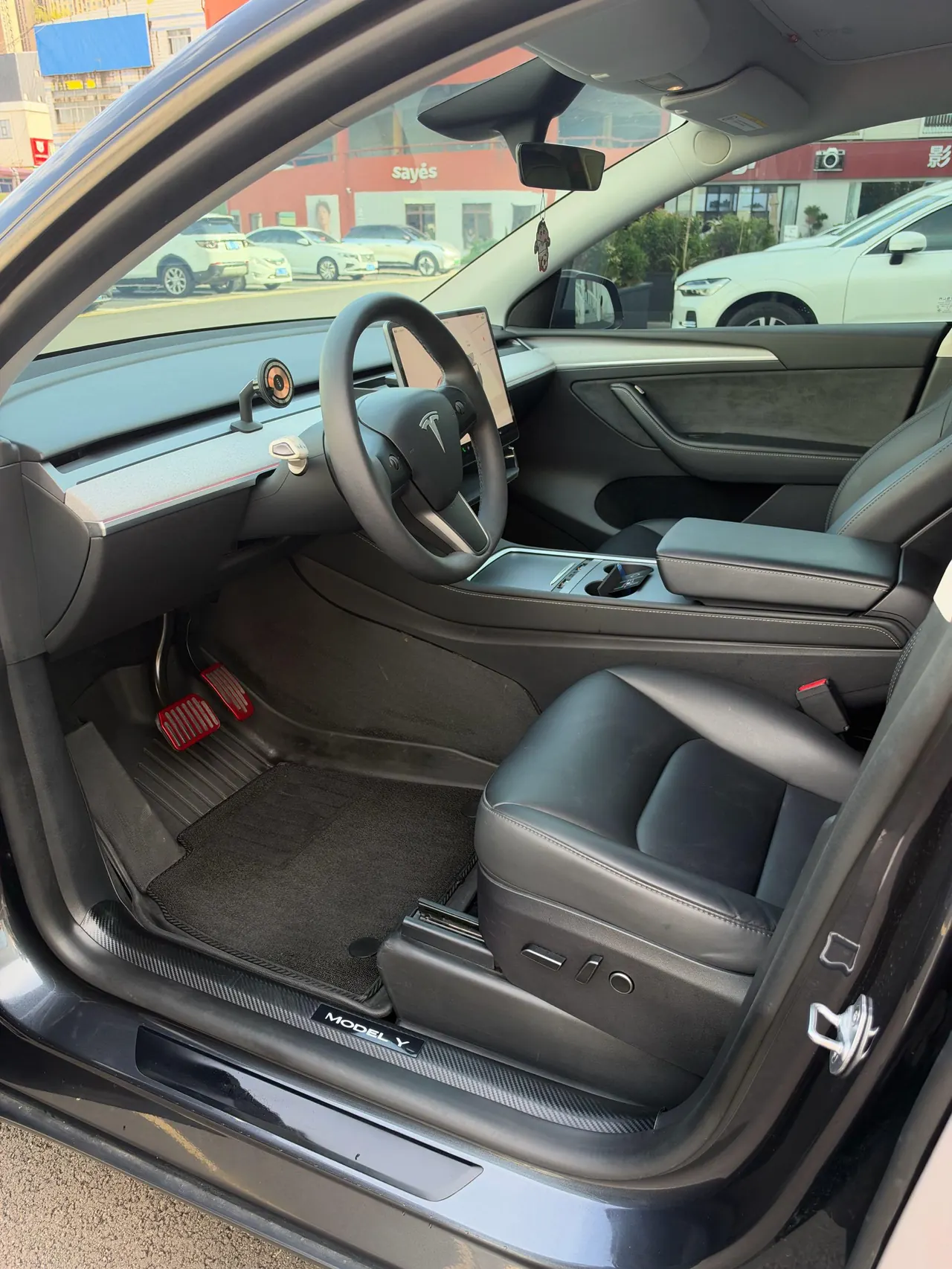 Tesla 2024 Model Y rear-wheel drive version automatic transmission 3