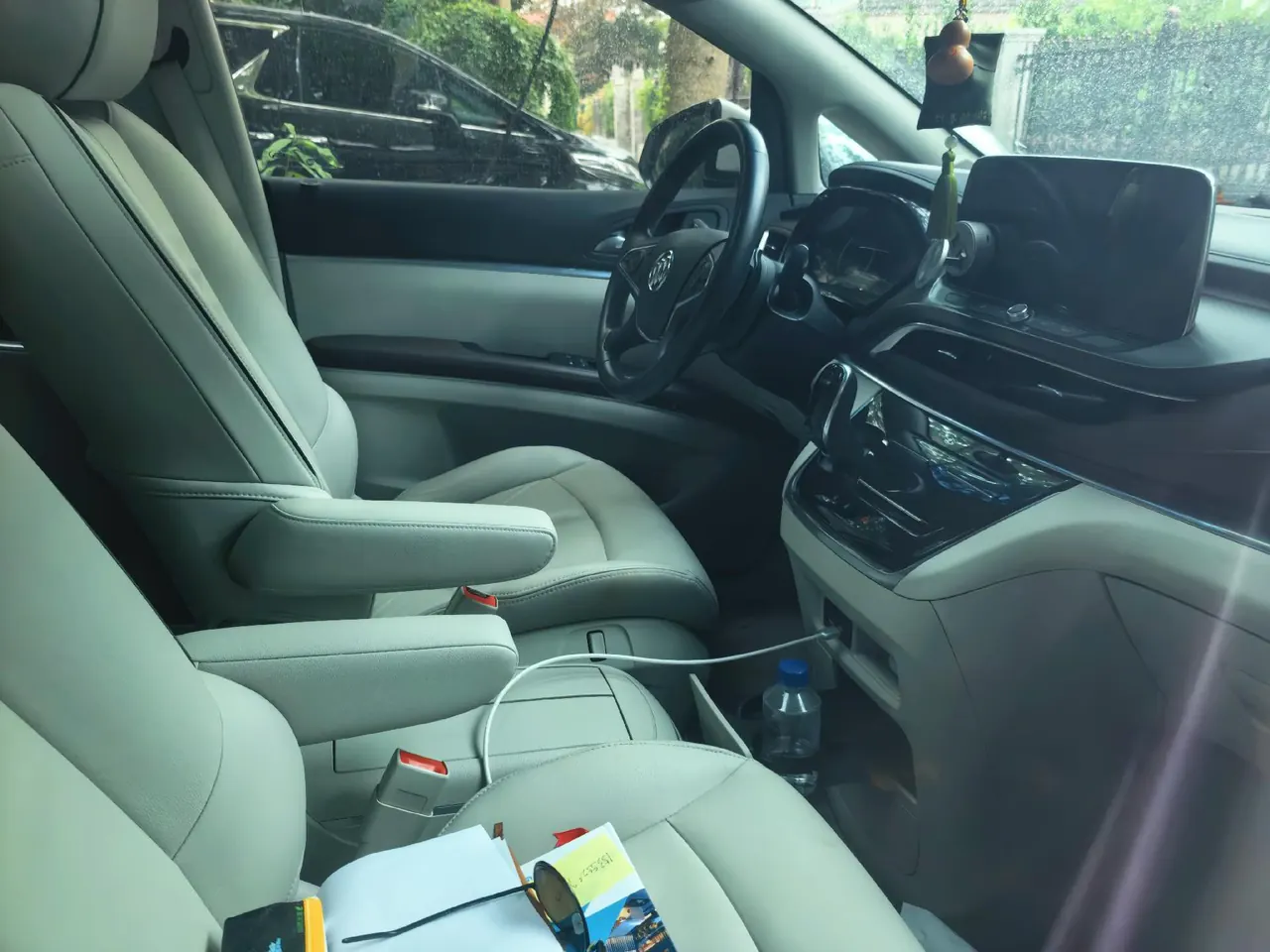 Buick 2021 GL8 Land Business Class 2.0T 652T Luxury Automatic Gear 3