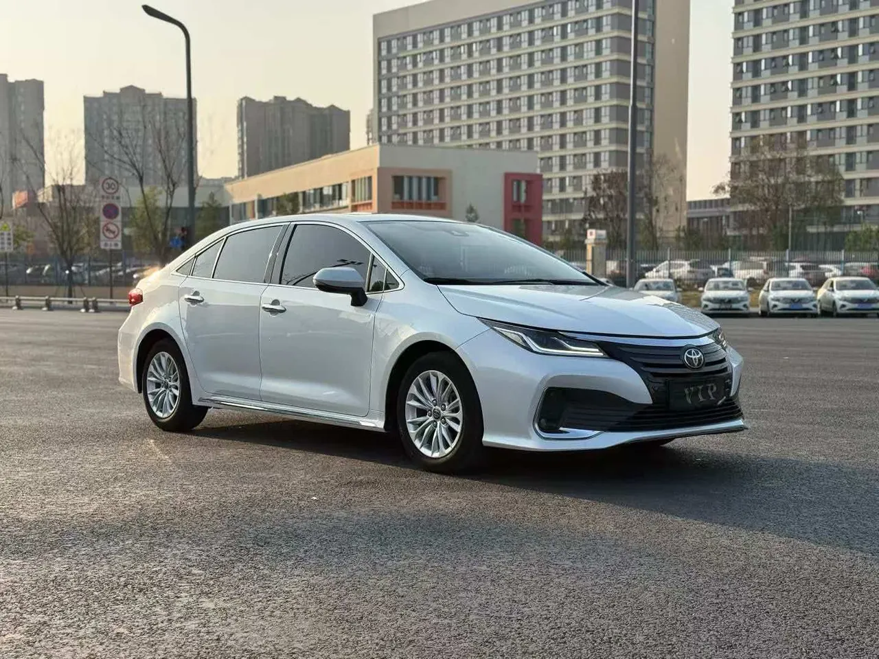 Toyota 2021 Asian Lion 2.0 Stepless Premium Edition Automatic Transmission 3