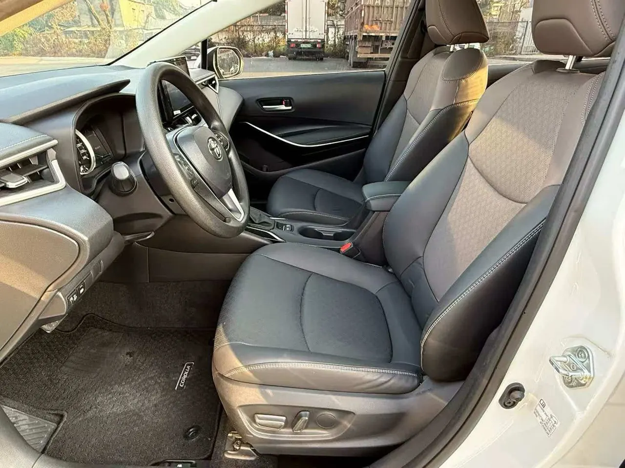 Toyota 2021 Asian Lion 2.0 Stepless Premium Edition Automatic Transmission 4