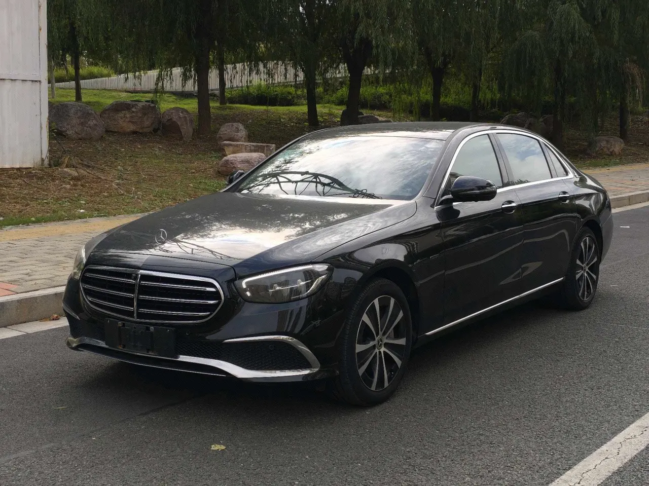 Mercedes Benz Class E New Energy 2021 E 350 e L 2.0T Automatic Gear - View 1