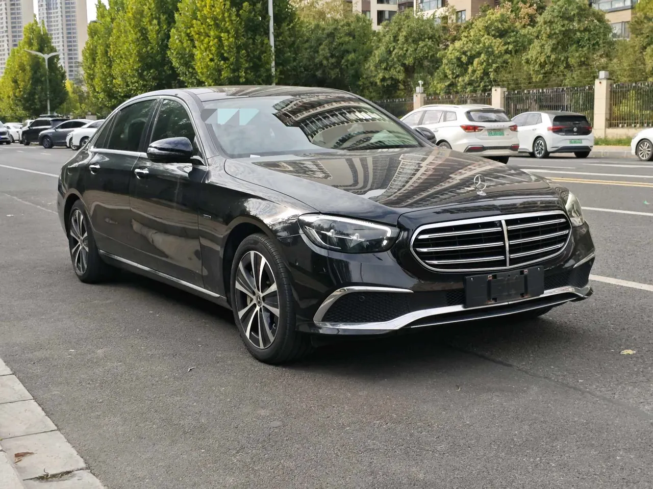 Mercedes Benz Class E New Energy 2021 E 350 e L 2.0T Automatic Gear 3