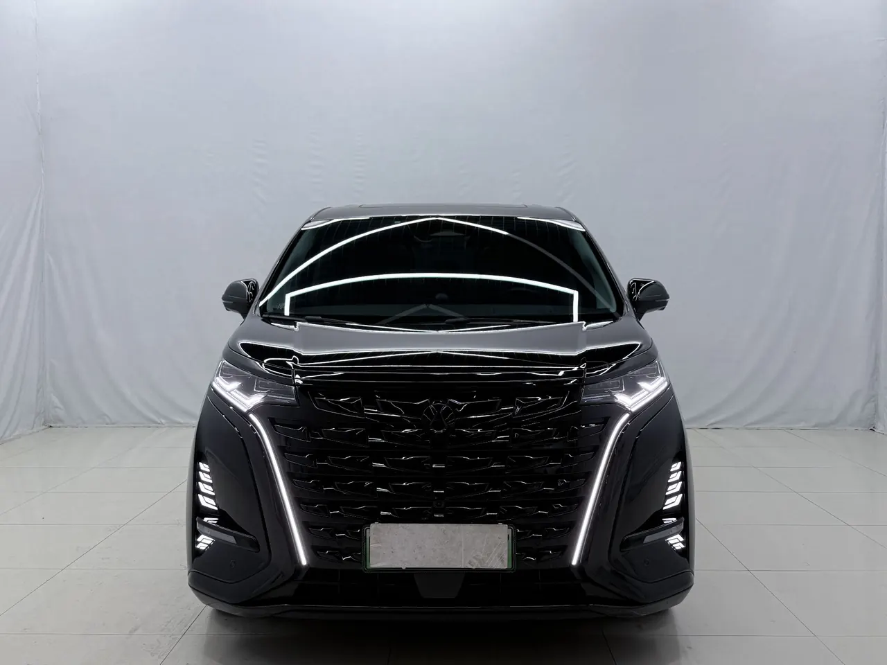 Denza 2024 Denza D9 DM-i 1.5T Stepless 980 Four-wheel Drive Honorable Automatic Gear 3