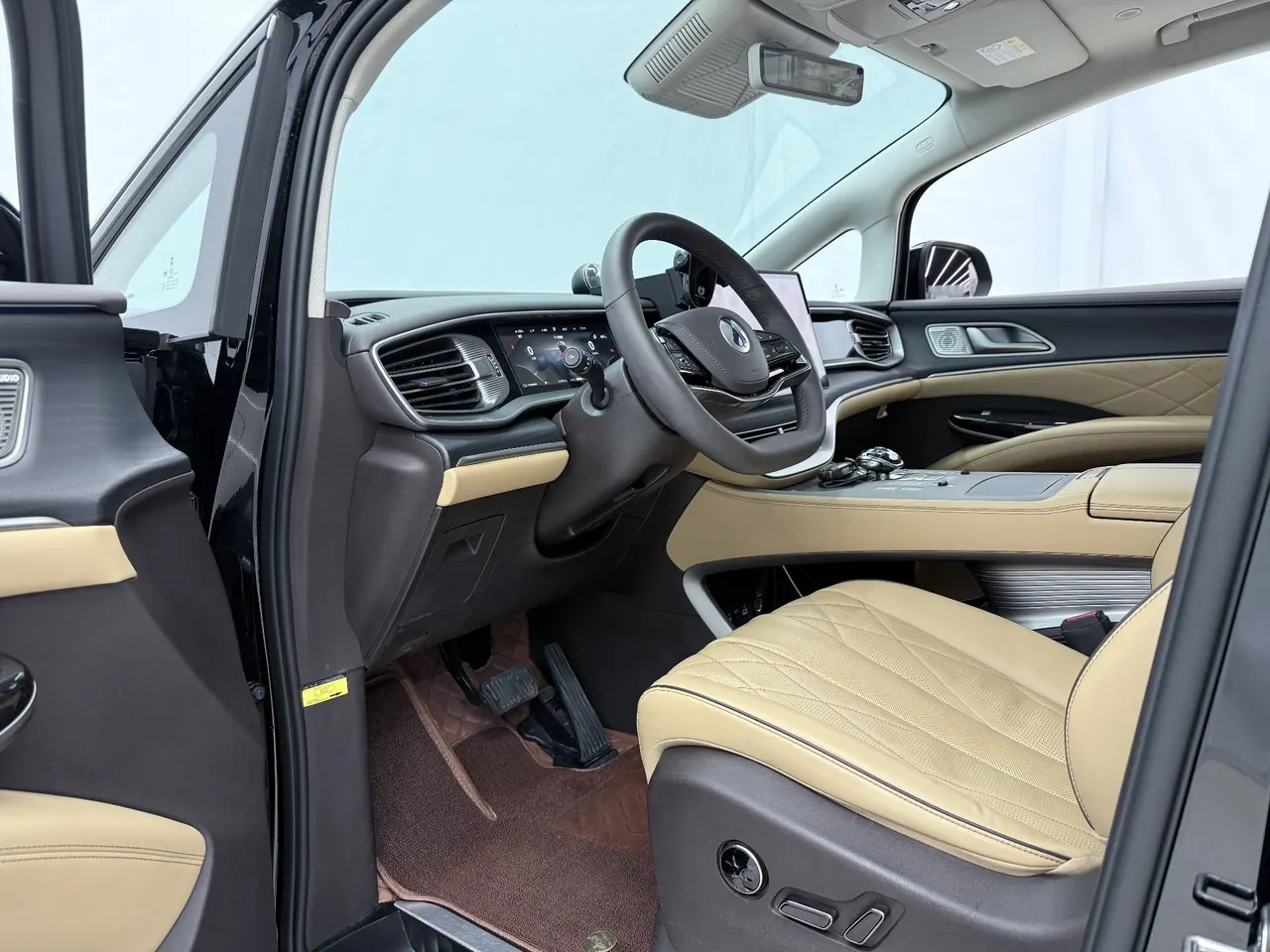 Denza 2024 Denza D9 DM-i 1.5T Stepless 980 Four-wheel Drive Honorable Automatic Gear 4