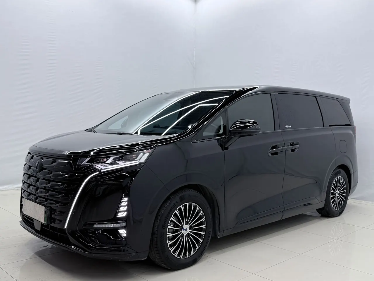 Denza 2024 Denza D9 DM-i 1.5T Stepless 980 Four-wheel Drive Honorable Automatic Gear 9