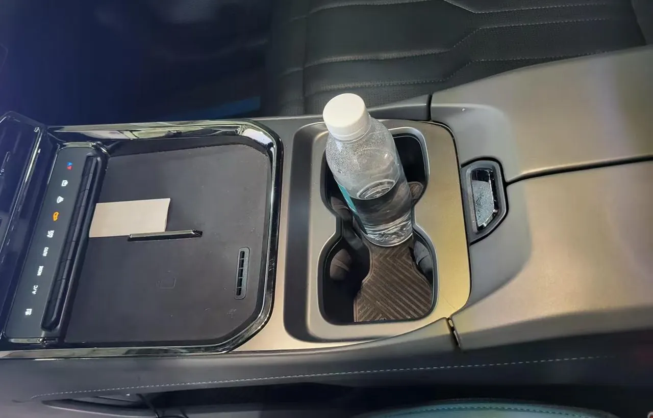 Jetour 2024 Shanhai L6 1.5TD ULTRA automatic gear 3