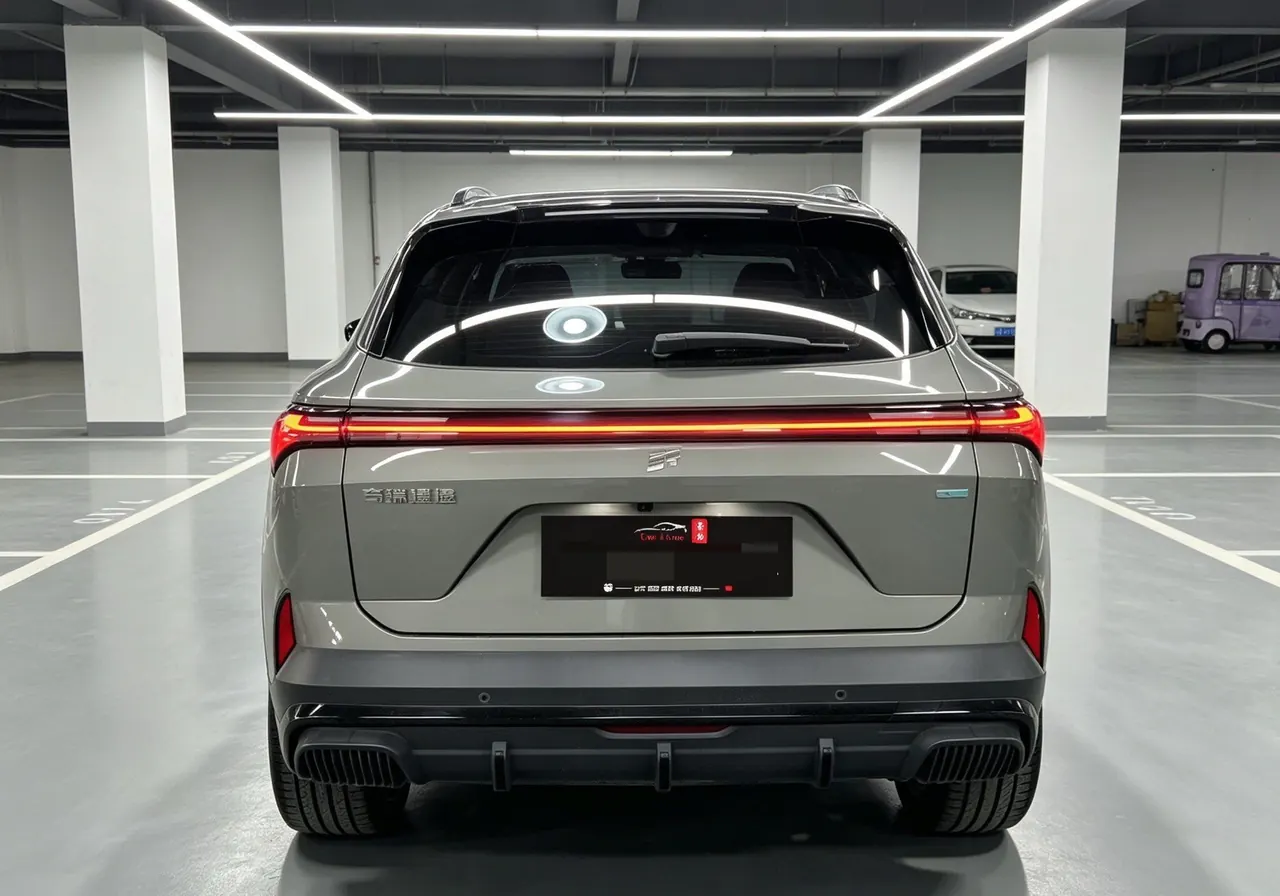 Jetour 2024 Shanhai L6 1.5TD ULTRA automatic gear 9