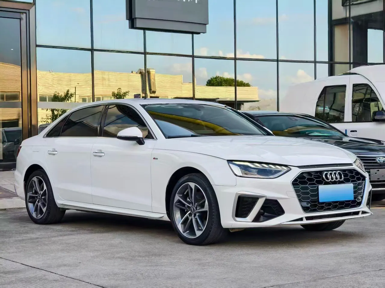 Audi 2024 A4L 2.0TFSI 45TFSI Quattro Selected Dynamic Automatic 3