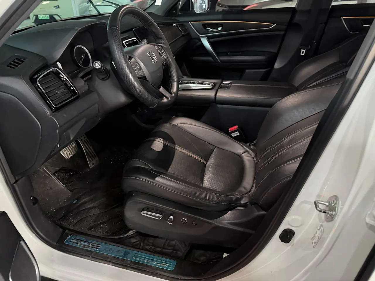 Honda 2020 UR-V 2.0T 370TURBO 4-wheel drive exclusive automatic gear 2